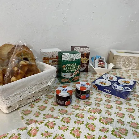 לינה וארוחת בוקר Li Salini